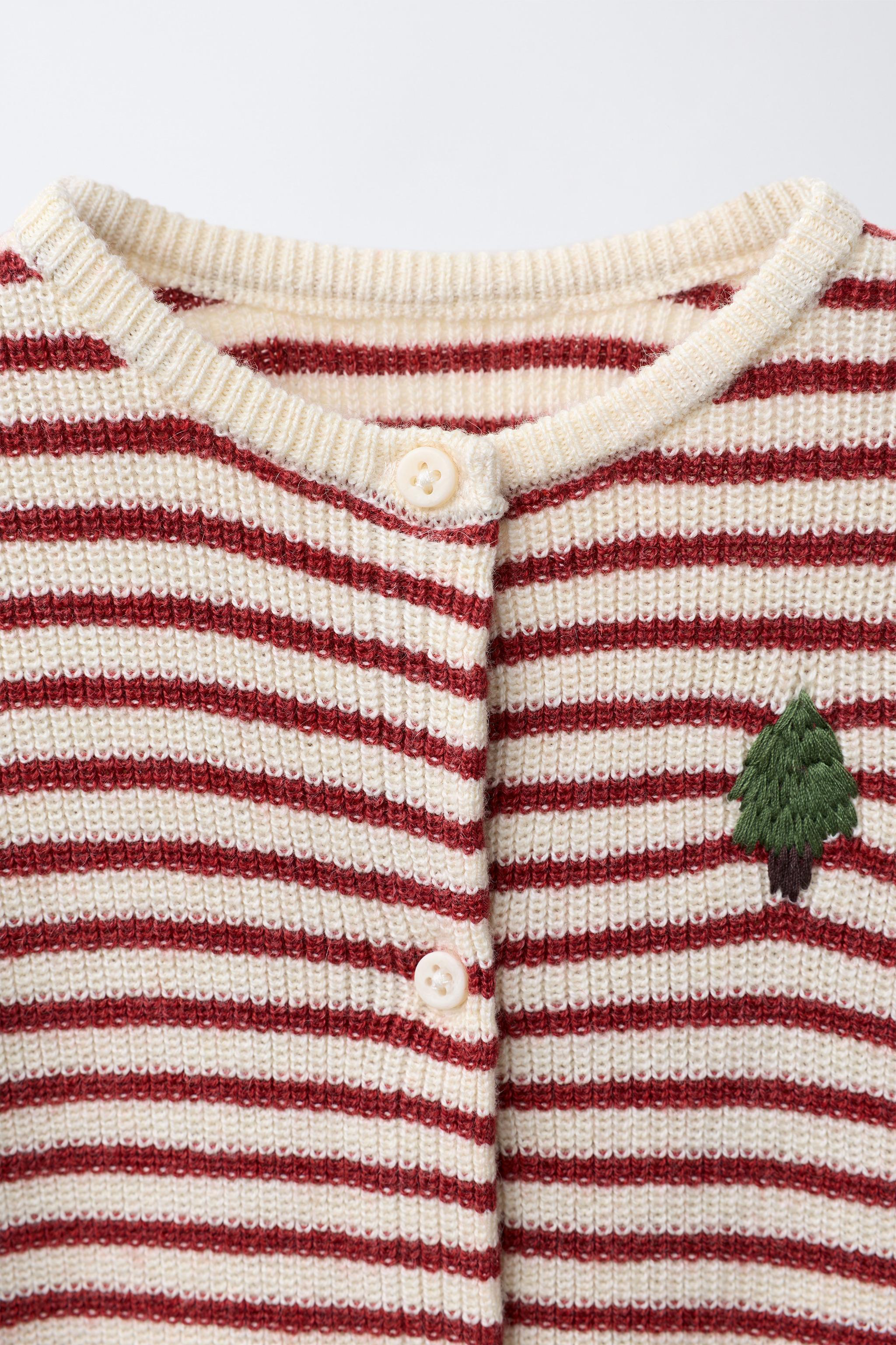 COMBINAISON EN MAILLE À RAYURES AVEC ARBRE BRODÉ